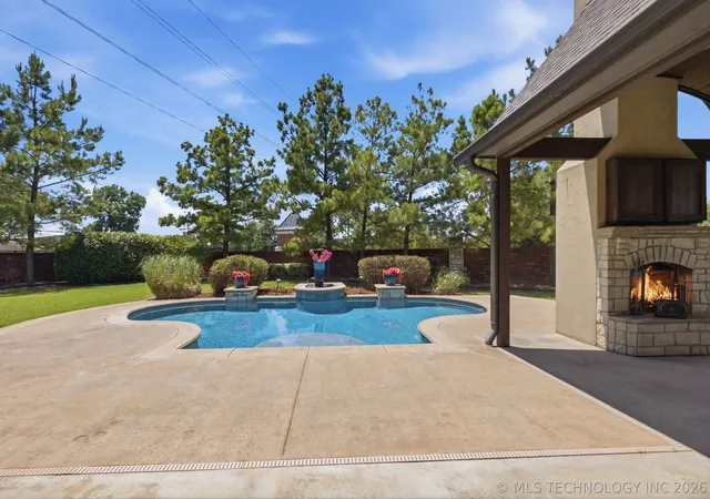 Photo 2 of Single family home for sale at 8008 S Galveston Ct, Tulsa, OK 74132 | MLS# 2624279 | Listing updated on 2026-09-04