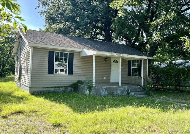 Photo 1 of Sale Pending at 1121 D St Se, Ardmore, OK 73401 | MLS# 2624391 | Listing updated on 2026-09-04