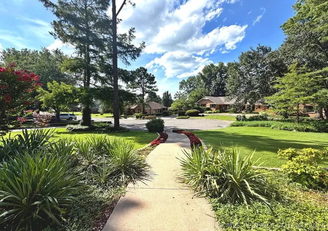 Photo 2 of Single family home for sale at 508 Greenwood Dr, Tahlequah, OK 74464 | MLS# 2624322 | Listing updated on 2026-09-03