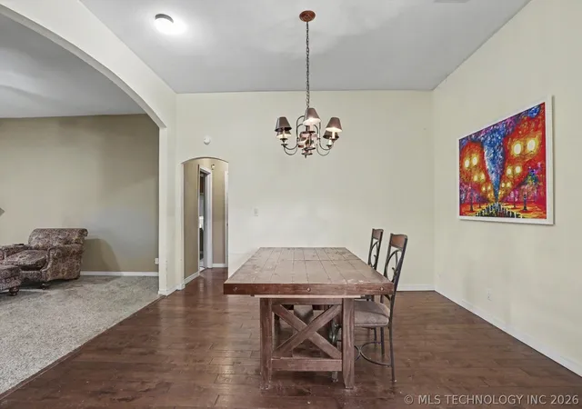 Photo 3 of Sale Pending at 201 W Charleston Pl, Broken Arrow, OK 74011 | MLS# 2624410 | Listing updated on 2026-09-23