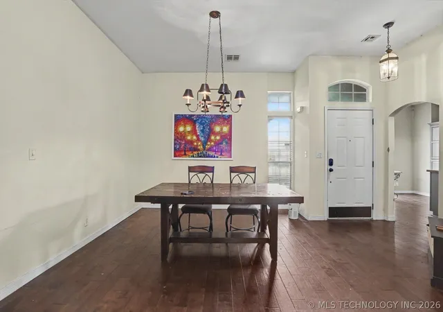Photo 4 of Sale Pending at 201 W Charleston Pl, Broken Arrow, OK 74011 | MLS# 2624410 | Listing updated on 2026-09-23