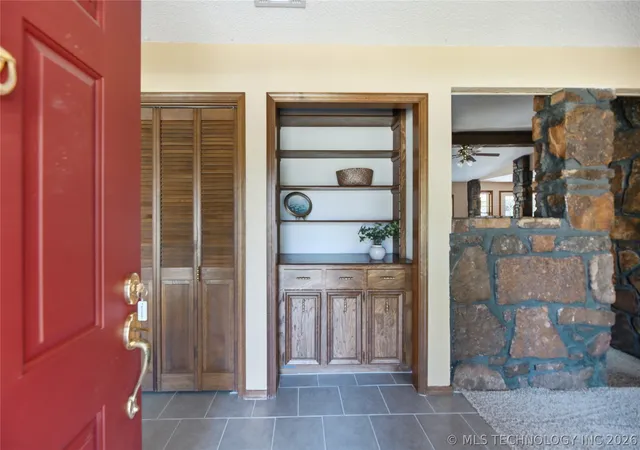 Photo 3 of Sale Pending at 10921 N 110th Eastavenue, Owasso, OK 74055 | MLS# 2624228 | Listing updated on 2026-09-06