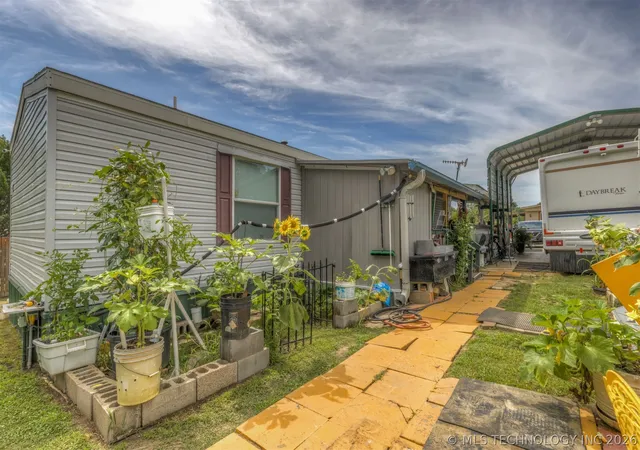 Photo 3 of Manufactured home for sale at 941 W 139th Place, Glenpool, OK 74033 | MLS# 2624435 | Listing updated on 2026-08-30