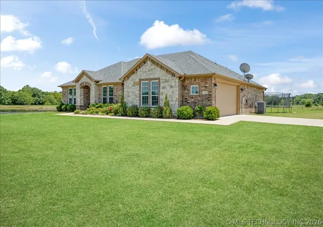 Photo 3 of Single family home for sale at 46 Blackberry, Durant, OK 74701 | MLS# 2624418 | Listing updated on 2026-09-11