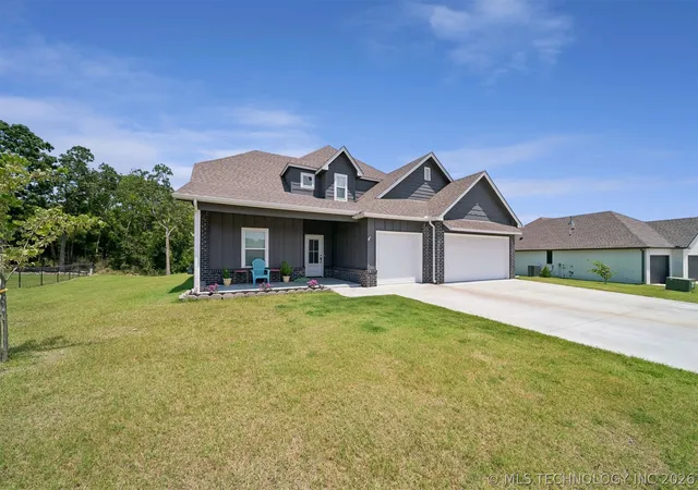 Photo 2 of Single family home for sale at 18983 Round Mountain Rd, Catoosa, OK 74015 | MLS# 2624465 | Listing updated on 2026-08-31