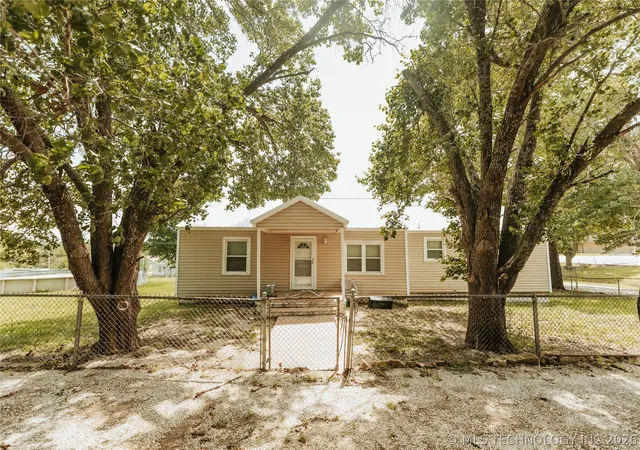 Single family home for sale at 200 N Wilson St, Fairfax, OK 74637 | MLS# 2623989 | Listing updated on 2026-09-12
