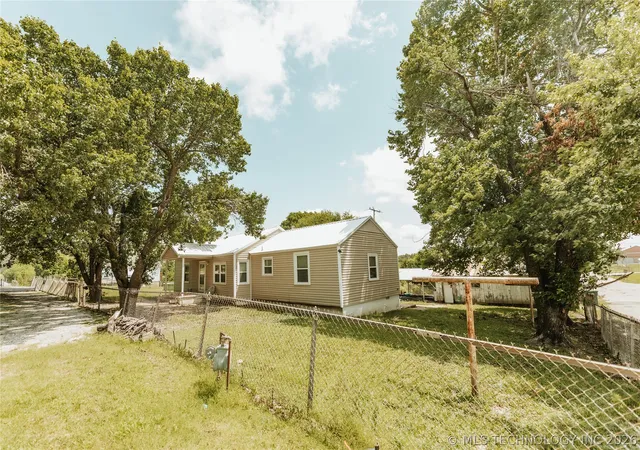 Single family home for sale at 200 N Wilson St, Fairfax, OK 74637 | MLS# 2623989 | Listing updated on 2026-09-12