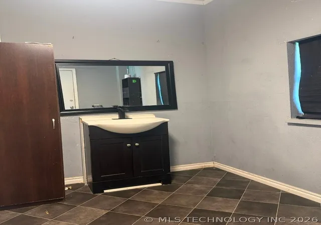 Photo 4 of Single family home for sale at 318 S Pecan St, Nowata, OK 74048 | MLS# 2624480 | Listing updated on 2026-09-24