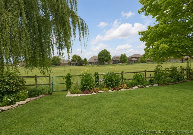 Photo 2 of Single family home for sale at 1532 W Trenton St, Broken Arrow, OK 74012 | MLS# 2624511 | Listing updated on 2026-09-15