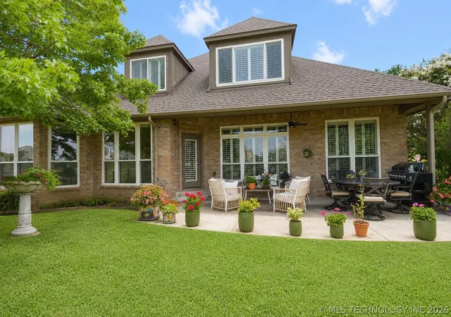 Photo 3 of Single family home for sale at 1532 W Trenton St, Broken Arrow, OK 74012 | MLS# 2624511 | Listing updated on 2026-09-15