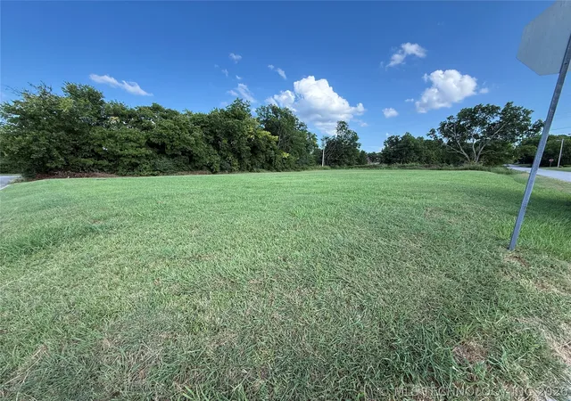 Photo 1 of Sale Pending at 1400 11th Northeast, Ardmore, OK 73401 | MLS# 2624614 | Listing updated on 2026-09-14