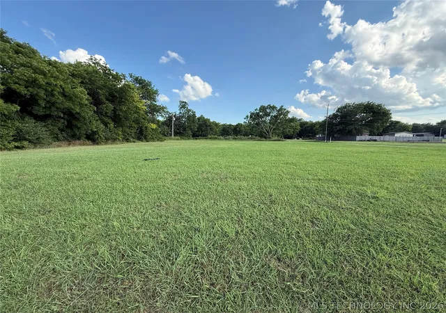 Photo 2 of Sale Pending at 1400 11th Northeast, Ardmore, OK 73401 | MLS# 2624614 | Listing updated on 2026-09-14