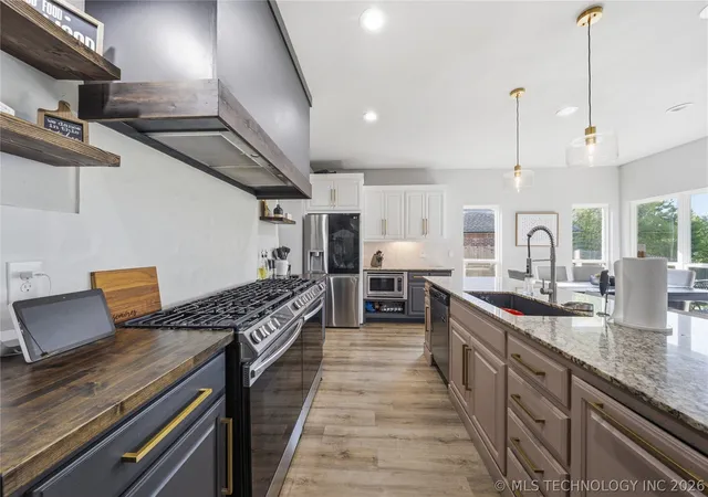 Photo 3 of Sale Pending at 6776 E 127th Street S, Bixby, OK 74008 | MLS# 2624646 | Listing updated on 2026-09-17