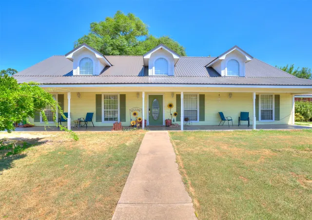 Photo 1 of Single family home for sale at 9735 E Sandy Crk Rd, Coleman, OK 73432 | MLS# 2624601 | Listing updated on 2026-09-09