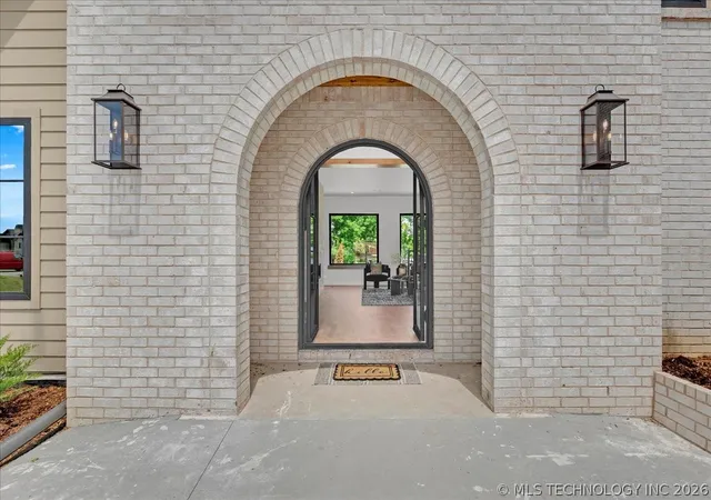 Photo 3 of Single family home for sale at 17683 E White Tail Cvs, Owasso, OK 74055 | MLS# 2624658 | Listing updated on 2026-09-10