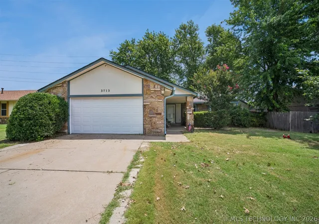 Photo 1 of Sale Pending at 3713 S Narcissus Ave, Broken Arrow, OK 74011 | MLS# 2624568 | Listing updated on 2026-09-14