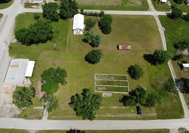 Photo 2 of Single family home for sale at 116 E 4th Street, Wynona, OK 74084 | MLS# 2624670 | Listing updated on 2026-09-08