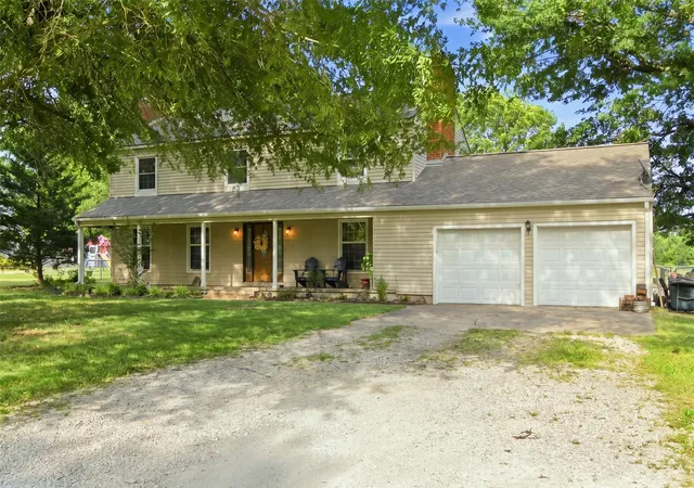 Photo 2 of Single family home for sale at 820 Lori Ln, Vinita, OK 74301 | MLS# 2624445 | Listing updated on 2026-09-07