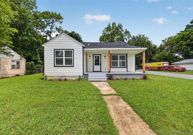 Photo 1 of Single family home for sale at 2300 Elgin St, Muskogee, OK 74401 | MLS# 2624711 | Listing updated on 2026-08-30