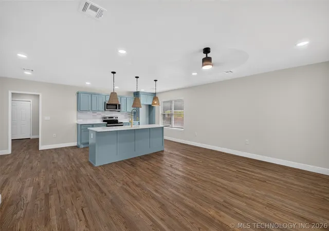 Photo 4 of Single family home for sale at 2300 Elgin St, Muskogee, OK 74401 | MLS# 2624711 | Listing updated on 2026-08-30