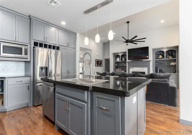 Photo 4 of Sale Pending at 2523 W New Orleans Pl, Broken Arrow, OK 74011 | MLS# 2624672 | Listing updated on 2026-09-02