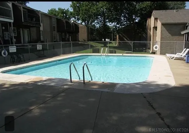 Listing Photo 2 - Condo for sale in building located at 4715 SE Adams Blvd, Bartlesville, OK 74006 - Unit #918-C
