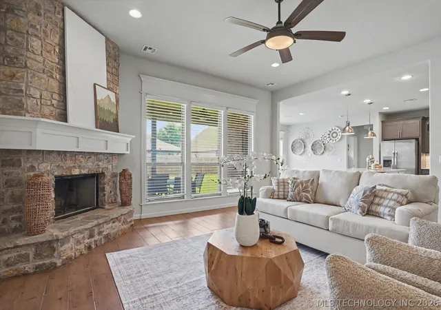 Photo 3 of Sale Pending at 6728 E 124th Place S, Bixby, OK 74008 | MLS# 2624802 | Listing updated on 2026-09-14