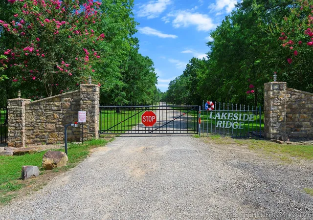 Photo 3 of Sale Pending at 44 Lakeside Ridge Rd, Hugo, OK 74743 | MLS# 2623888 | Listing updated on 2026-08-31