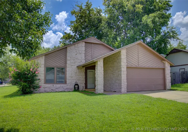Photo 2 of Single family home for sale at 1709 N 21st Street, Broken Arrow, OK 74012 | MLS# 2624699 | Listing updated on 2026-10-21