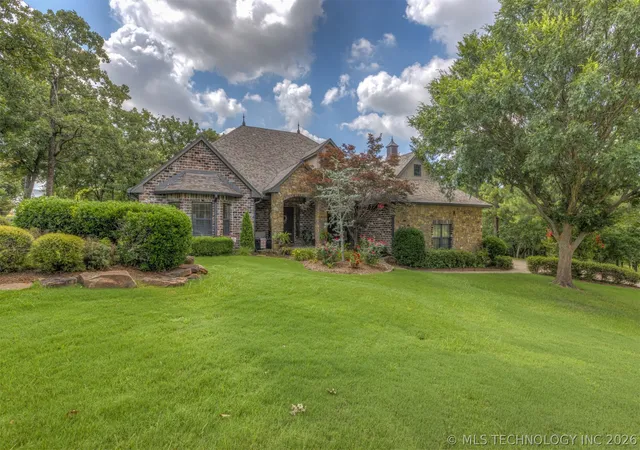 Photo 1 of Single family home for sale at 6920 W 42nd Street, Tulsa, OK 74107 | MLS# 2624650 | Listing updated on 2026-09-14