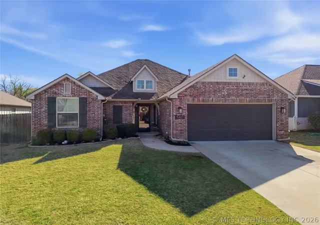 Photo 1 of Single family home for sale at 5421 Skylane Dr, Sand Springs, OK 74063 | MLS# 2624927 | Listing updated on 2026-09-25