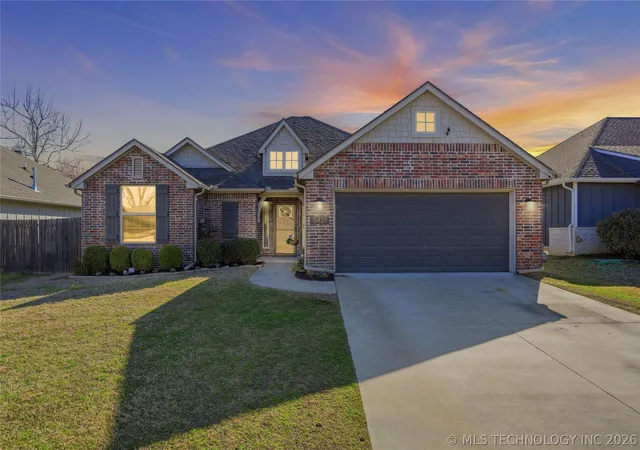 Photo 2 of Single family home for sale at 5421 Skylane Dr, Sand Springs, OK 74063 | MLS# 2624927 | Listing updated on 2026-09-25