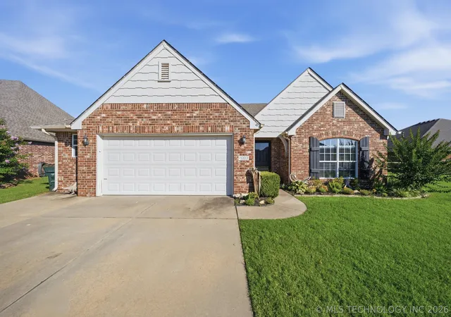 Photo 1 of Single family home for sale at 9001 N 156th Eastplace, Owasso, OK 74055 | MLS# 2624542 | Listing updated on 2026-09-14