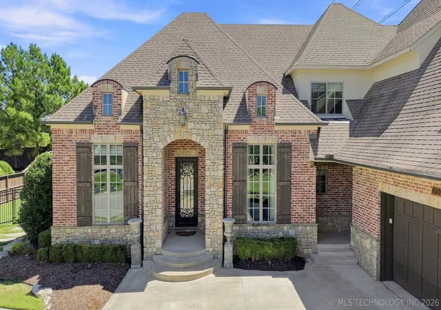 Photo 2 of Single family home for sale at 8007 S Galveston Ct, Tulsa, OK 74132 | MLS# 2624965 | Listing updated on 2026-09-06