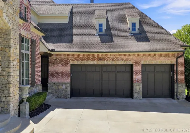 Photo 3 of Single family home for sale at 8007 S Galveston Ct, Tulsa, OK 74132 | MLS# 2624965 | Listing updated on 2026-09-06