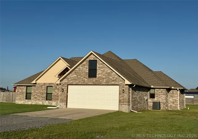 Photo 3 of Single family home for sale at 5937 S Julian Blvd, Muskogee, OK 74403 | MLS# 2624305 | Listing updated on 2026-09-12