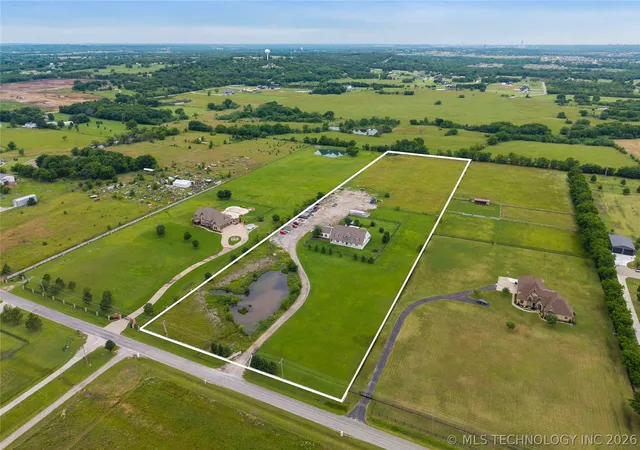 Photo 3 of Single family home for sale at 2707 E 171st Street S, Mounds, OK 74047 | MLS# 2624914 | Listing updated on 2026-09-01