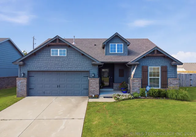 Photo 1 of Sale Pending at 3204 W Charlotte St, Broken Arrow, OK 74011 | MLS# 2624204 | Listing updated on 2026-08-31