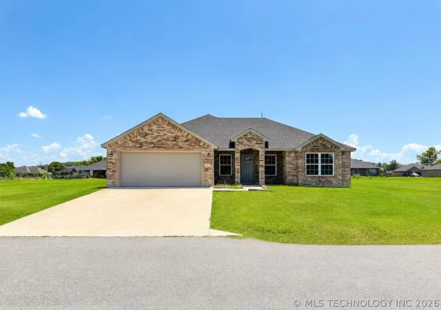 Photo 1 of Sale Pending at 29 Huntington Beach Dr, Durant, OK 74701 | MLS# 2624864 | Listing updated on 2026-09-20