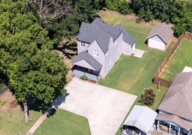 Photo 3 of Single family home for sale at 528 N Foreman St, Vinita, OK 74301 | MLS# 2624524 | Listing updated on 2026-08-31