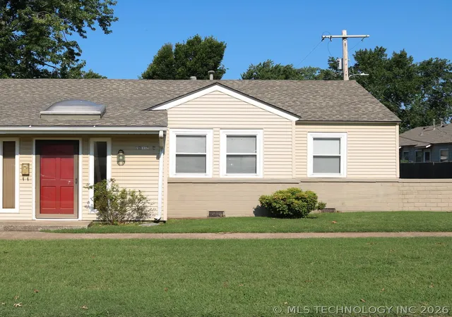Photo 2 of Condo for sale at 3806 S Rockford Eastavenue #D, Tulsa, OK 74105 | MLS# 2624955 | Listing updated on 2026-09-14