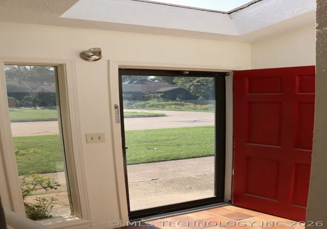 Photo 3 of Condo for sale at 3806 S Rockford Eastavenue #D, Tulsa, OK 74105 | MLS# 2624955 | Listing updated on 2026-09-14