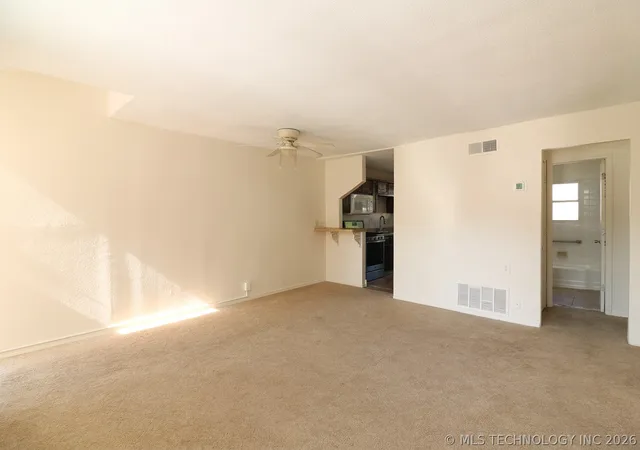 Listing Photo 5 - Condo for sale in building located at 3806 S Rockford Eastavenue, Tulsa, OK 74105 - Unit #D
