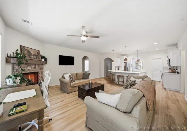 Photo 4 of Single family home for sale at 6160 S 317th East Ave, Broken Arrow, OK 74014 | MLS# 2624474 | Listing updated on 2026-09-07