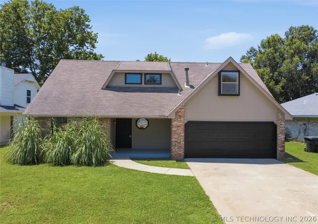 Photo 1 of Single family home for sale at 2007 S Missouri Ct, Claremore, OK 74019 | MLS# 2623542 | Listing updated on 2026-09-01