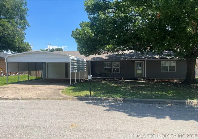 Photo 1 of Single family home for sale at 206 N Sunset, Madill, OK 73446 | MLS# 2625171 | Listing updated on 2026-09-08