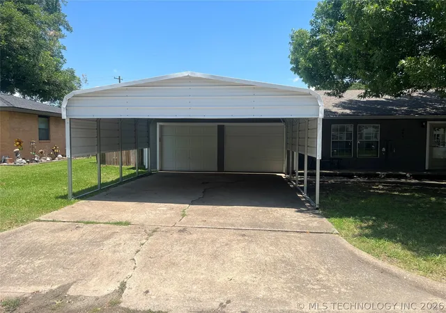 Photo 2 of Single family home for sale at 206 N Sunset, Madill, OK 73446 | MLS# 2625171 | Listing updated on 2026-09-08