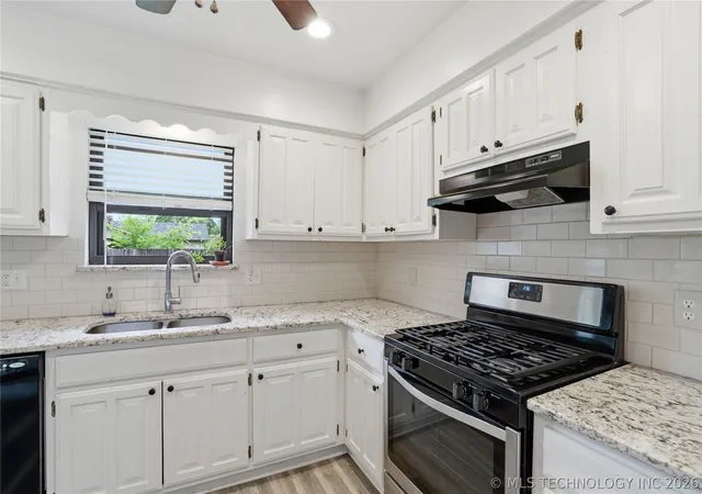 Photo 3 of Sale Pending at 1809 S 84th East Ave, Tulsa, OK 74112 | MLS# 2625155 | Listing updated on 2026-09-01
