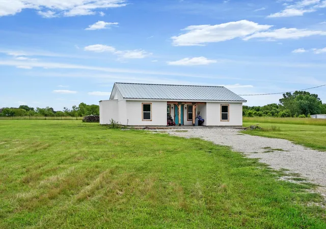 Photo 2 of Single family home for sale at 2200 N 166th Road, Mounds, OK 74047 | MLS# 2624533 | Listing updated on 2026-09-03