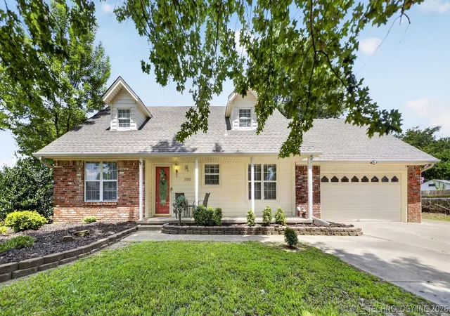 Photo 1 of Single family home for sale at 1102 W 20th Street, Claremore, OK 74017 | MLS# 2624559 | Listing updated on 2026-09-02